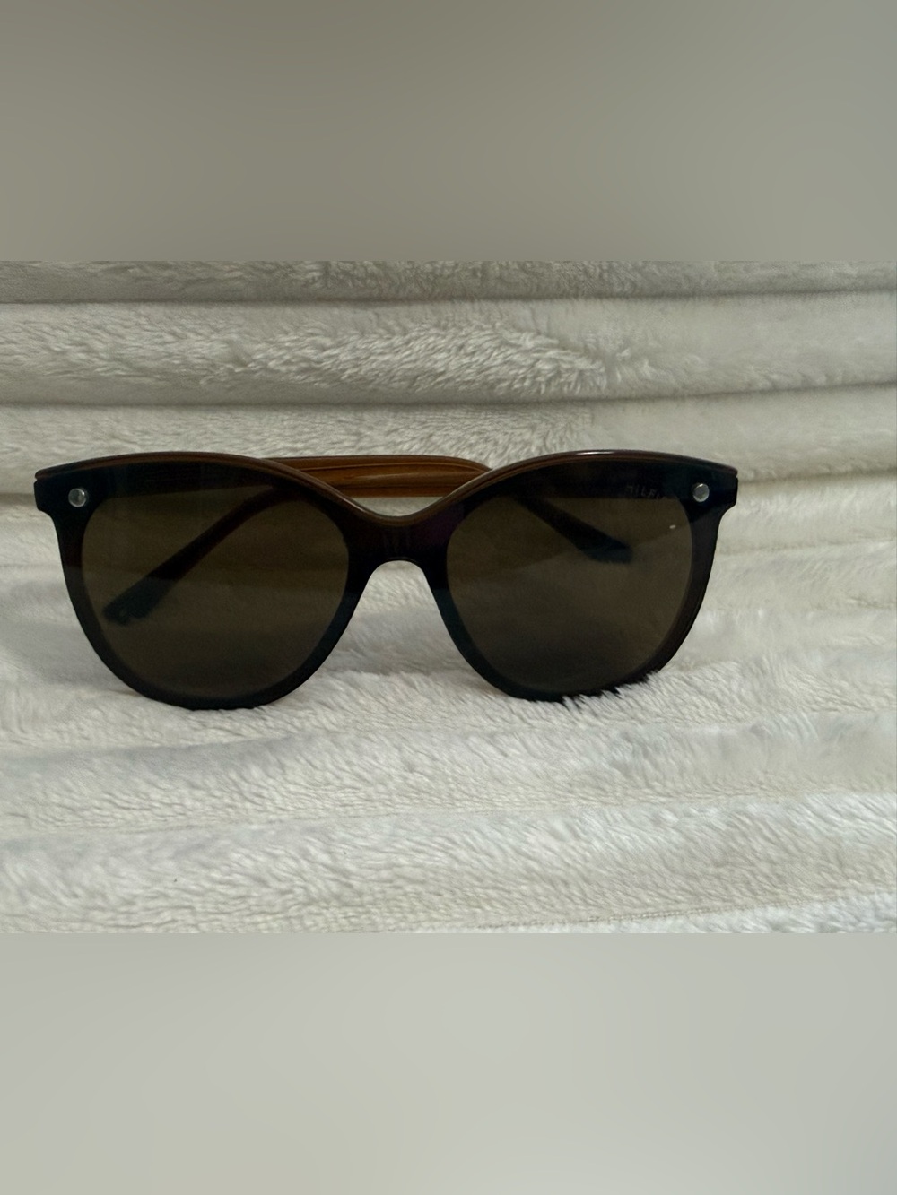 Tommy Hilfiger - Women’s Sunglasses with Subtle Stud Detail